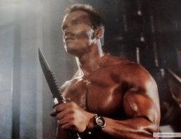 Кто подскажет что за нож у Шварца в фильме коммандо?