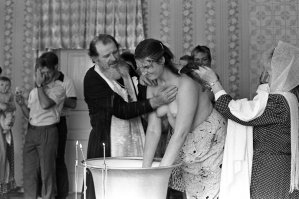 Можно и так покреститься...