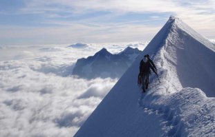 Да, забраться бы туда, но только не пешком, а на вертолёте.