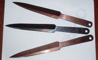 аналог НАШЕГО осетра, но даже пиндосы признали нож Коврова " Лидер" как один из лучших для метания .