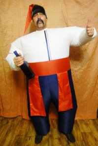 лайк за мущщину в национальных одеждах