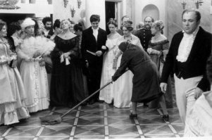 Чичиков, куда по вымытому??? Ууу, морда!!!