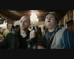 Если хотите посмеяться, посмотрите фильм:Вот это любовь!(2013)
Много действительно ржачных моментов.