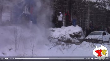 у фотографов просто железобетонные яйца, даже не шелохнулись