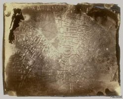 Не сохранился оригинал фотографии Надара с воздуха. А  фотография есть, вот она - Париж с воздушного шара.