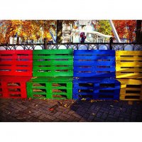 А где в Калининграде такие скамеечки??