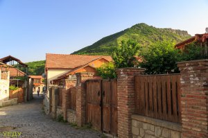 У Автара на фото № 4 и у меня в комменте ниже одна и та же улочка :-) Прикольно!