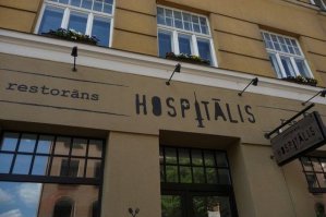 Рижский прикольный ресторанчик, Хоспиталис: ресторан в больничном стиле...
