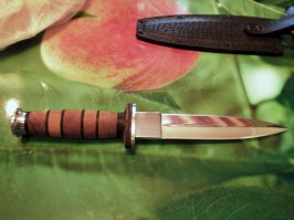 Чаще, конечно обоюдоострые, но и таких хватает)