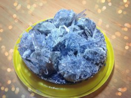 Спасибо за идеи! Некоторые действительно очень интересные.   А из наших последних хэнд-мэйдов - вырастили с дочкой кристалл. ;) Теперь хотим другого цвета и с другой структурой выращивать.