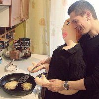 Мне кажется, в ее глазах безразличие.