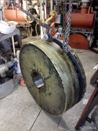 А из маховика судового генератора, слабо?