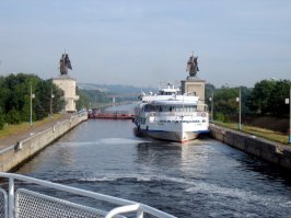 Созидатели и труженики Страны Советов