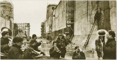 Созидатели и труженики Страны Советов