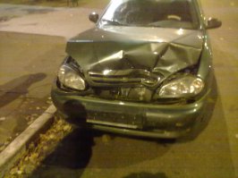 На перекрестке в меня повернул прульный паджеро пинин, скорость где то 50 в момент удара, так что не все так плохо с Ланосом как многие думают ))))