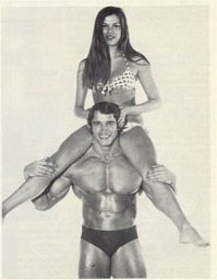 У Арни сиськи больше!