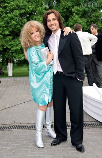 Ну может другая но не совсем. Иногда всё таки молоденькие беруться  за старое