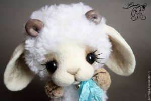 кроме яиц всё бы попробывал... барашку жалко :`(