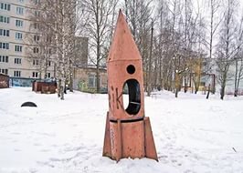 ээээх,детство детство...проникся воспоминаниями, аж запах вспомнил внутри этой ракеты :)
