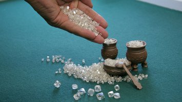 почему не эту жменьку прекрасных камешков ?