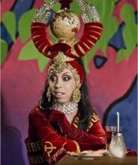 Сегодня нашёл вот такую фотографию с подписью  "Мисс Новороссия-2014".  Анжела Буйнакова ,коменты под ней предсказуемые(даунбасяне идиоты, совки, вата и т.д.),никто не усомнился в правдивости этой информации, хотя на самом деле это скрин из клипа. В очередной раз убеждаюсь, что некоторым укропатриётам мозги заменяет жовтоблакытная фекальная масса.