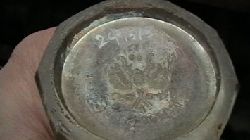 Первый стеклянный граненый стакан был изготовлен в 1943 г. по эскизам Веры Мухиной. 

Ага, и орла царского тоже она нарисовала