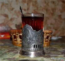 Причём с  подстаканником, и у меня есть такая привычка.