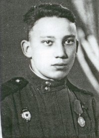 Вот его фото во время действительной службы