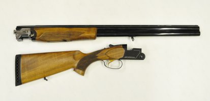 Друзья мои, очень красивое видео. С Холандов не стрелял, но иж наши, такой-же конструкции. Вертикалка 12-го калибра еще круче смотрится.
Тиснение сделать, так вообще цены не будет.