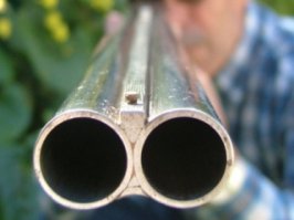 я думаю у них не хватает в головах ещё по одной дырке,но только от этого