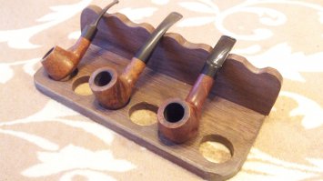 У меня тоже золотые крюки. Подставку запилил.