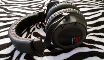 У меня такие, Beyerdynamic Custom One Pro - на повседневку.