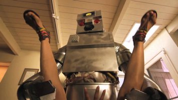 Фразы, благодаря которым мужчины думают, что девушки намекают на секс