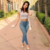 Миранда Керр на сеновале хороша. Красивые ноги... Вот :)