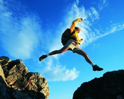 Залезть ради того что бы залезть? Это мега круто по нынешним меркам? Если бы виды красивые показал, то может быть. Если ради риска... надо было с собой взять наркотиков, оружия и заняться незаконным публичным сексом.