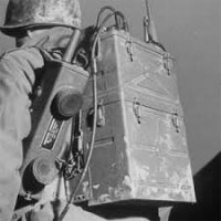 только трубка - а где рация радиста ?