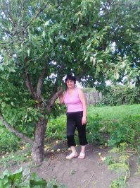 Вот фото среднестатистической женщины 48 лет, большинство именно так и выглядит в этом возрасте.