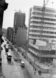 Советская Латвия, Рига, улица Ленина, на ближнем плане, строительство "Ригас модес", на дальнем гостиницы "Латвия".