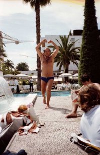 Была бы без подписи, подумал бы что это 70 в Геленджике или Крыму.