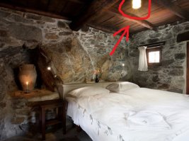 Безумно красиво и уютно!... НО!...
"Так как электричество в этом чудесном месте отсутствует и многие спросят "а как же без света?" Свет есть только его получают с помощью ламп на оливковом масле."
Это тоже на оливковом??