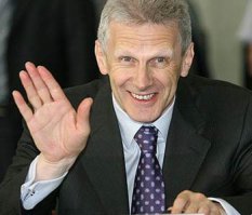 Нет, его подработка. Фурсенко заложил "основу".