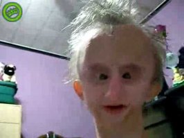 Говновброс! Я всегда там покупаю продукты. Как видите, я в отличной форме!