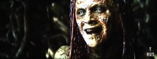 Выходной, от "делать нечего" решили посмотреть с мужем "Последний охотник на ведьм". Так я весь фильм угорала с той королевы. Ваще одно лицо.