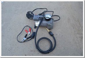 Компрессор, работающий от аккумулятора  
Или ящик для гвоздей/шурупов/болтов/гаек/предохранителей/релюшек :)