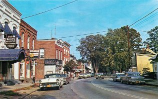 Наркоту толкают без палива в здании сзади :)