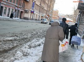 И очень узкие тратуары!