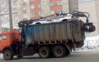 Экипаж полиции №329 вчера оштрафовал водителя камаза за неправильную парковку.)))