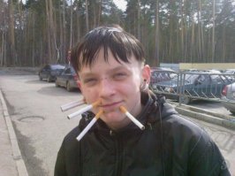 Не, ну а чо, удобно, пенал можно в школу не носить, бгг