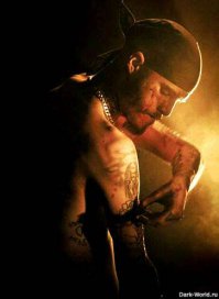 Не было упоминаний про группы, участники которых намеренно во время выступлений причиняют себе физические увечия, такие, как например Shining.