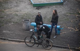 Жизнь на лавочке кипит